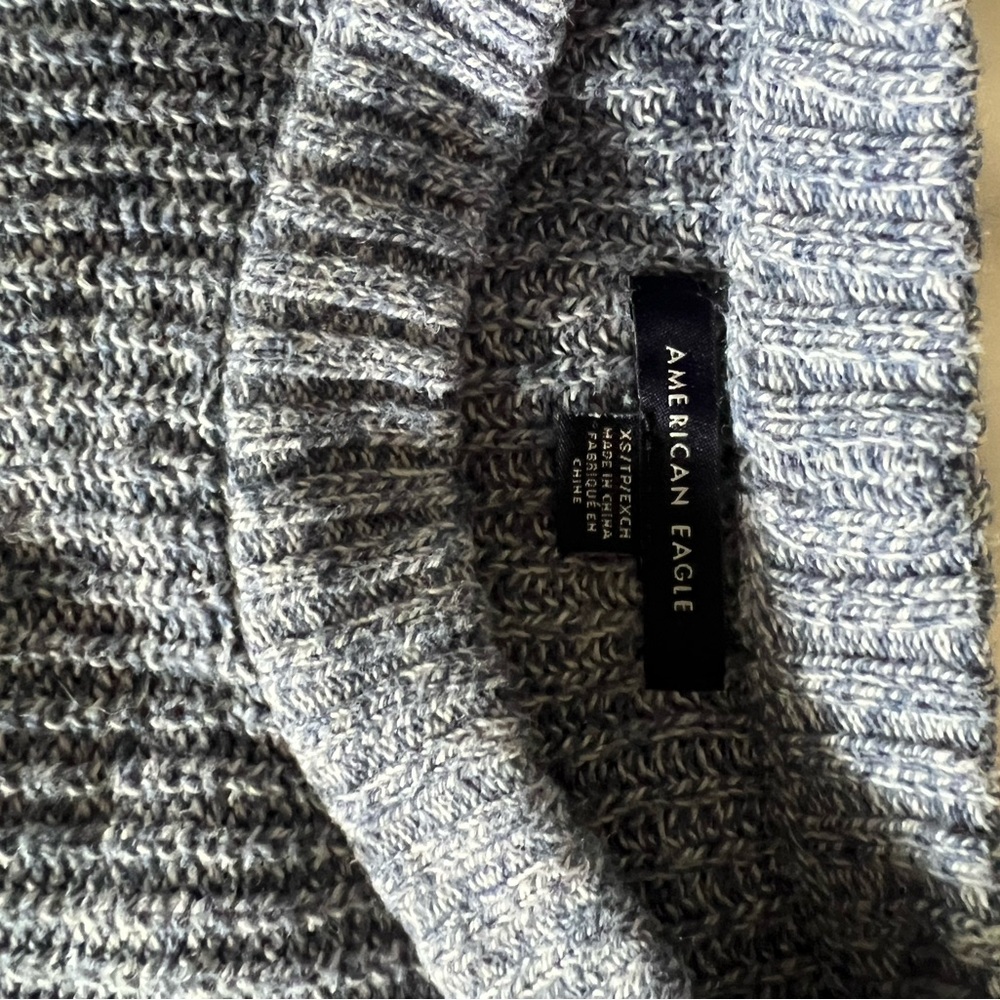 American Eagle Outfitters Men's Gray Sweater